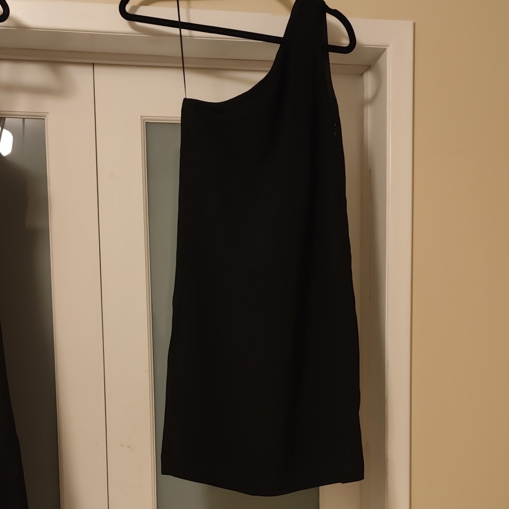 Elegant Black Lined. One-Shoulder Dress